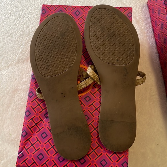 Sold Tory Burch 2 pairs of sandals - Picture 8 of 11